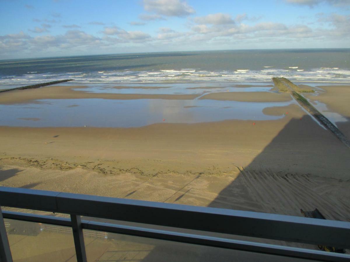 Studio On The Beach With Sea View Middelkerke Exterior photo
